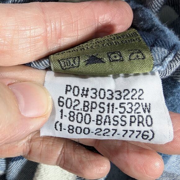 Bass pro flannel shirt Mens Extra Large Blue White Plaid Checks Outdoors Fishing - Picture 5 of 7